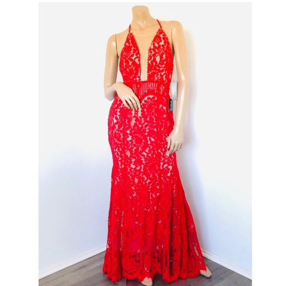 Lulu’s red lace mermaid maxi dress - Picture 2 of 7